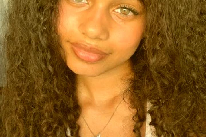 Chloe, 21, a black hazel-eyed mixed companion based in Ghindeni. Offering Travel Companion, Tantra, OWO. Available for incall and outcall, day and evening da...