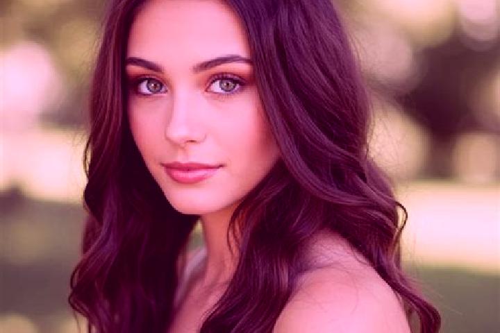 Chloe, 21, a black hazel-eyed slavic companion based in Prosotsani. Offering CIM, Striptease, Massage, 69. Available for incall and outcall, overnight bookin...