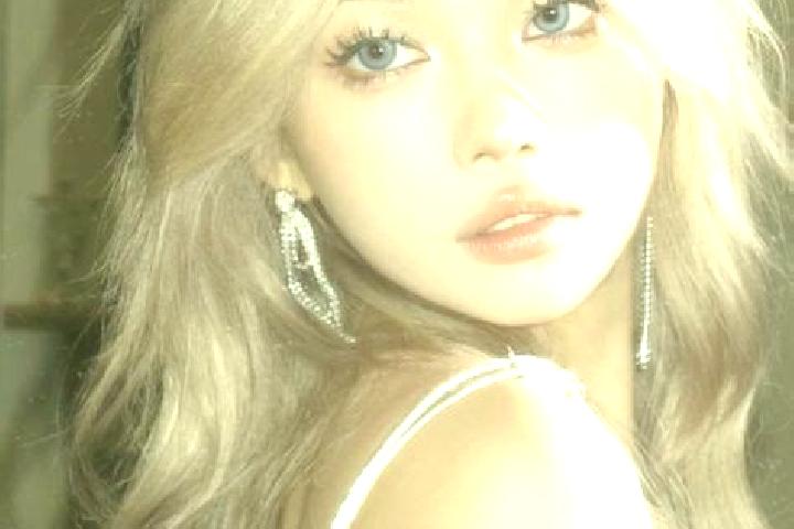Chloe, 21, a blonde amber-eyed asian companion based in Tain-l Hermitage. Offering 69, Massage, Duos. Available for incall and outcall, day and evening dates.