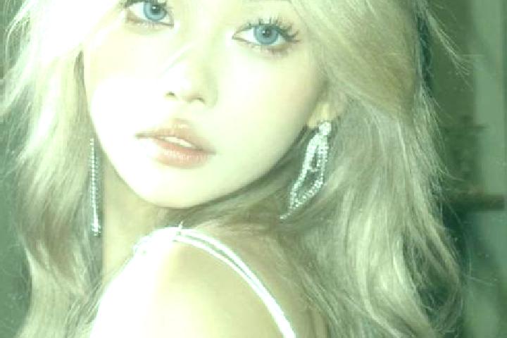 Chloe, 21, a blonde grey-eyed asian companion based in Fairdale. Offering 69, Girlfriend Experience. Available for incall and outcall, day and evening dates.