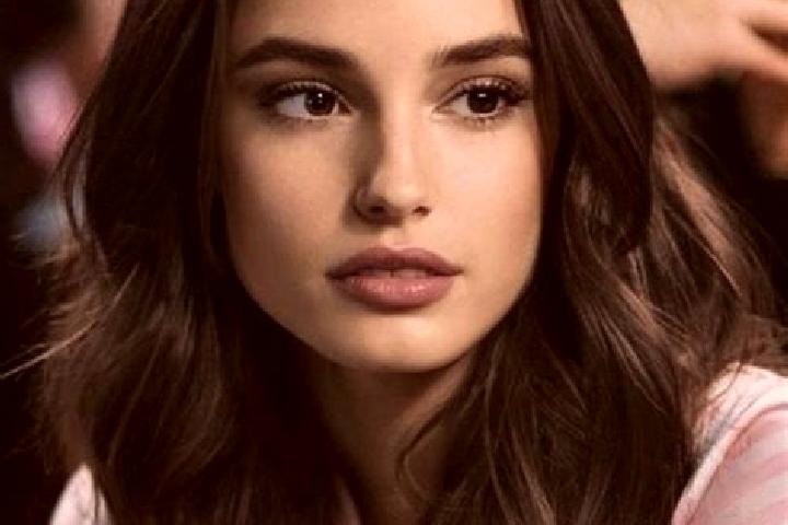 Chloe, 21, a brunette brown-eyed caucasian companion based in Monjas. Offering Erotic Massage, Fetish, Deep French Kissing, Prostate Massage. Available for i...