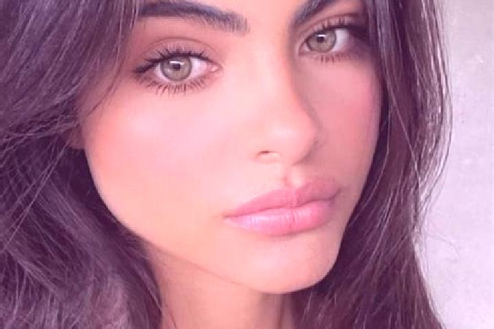 Chloe, 21, a brunette dark-eyed indian companion based in New Gisborne. Offering Tantra, OWO, BDSM. Available for incall and outcall, overnight bookings avai...