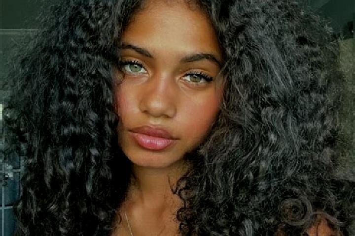 Chloe, 21, a chestnut blue-eyed ebony companion based in Willendorf am Steinfelde. Offering Tantra, Travel Companion, Girlfriend Experience. Available for in...
