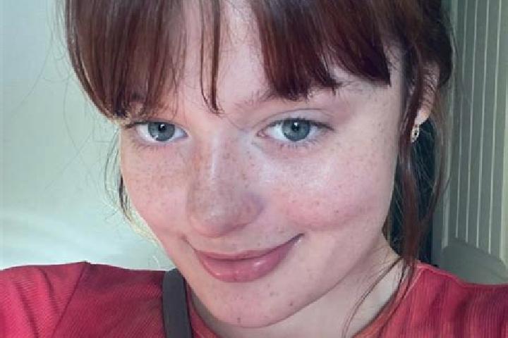 Chloe, 21, a red grey-eyed caribbean companion based in Pushun. Offering Fetish, GFE, BDSM. Available for incall and outcall, overnight bookings available.