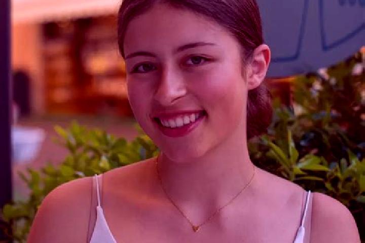 Chloe, 21 — Escort in Bagnes, Switzerland