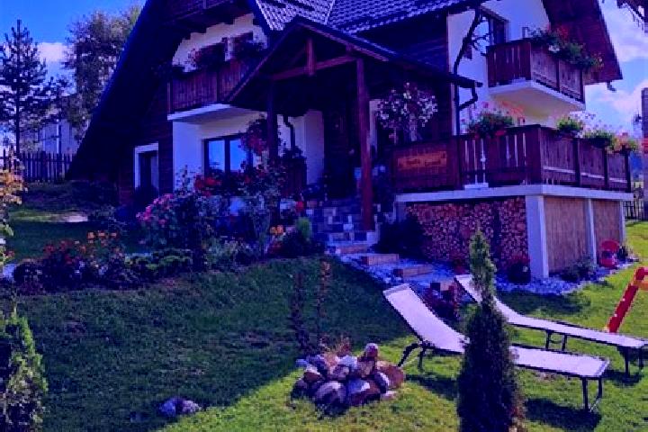 Chloe, 21 — Escort in Delnita, Romania