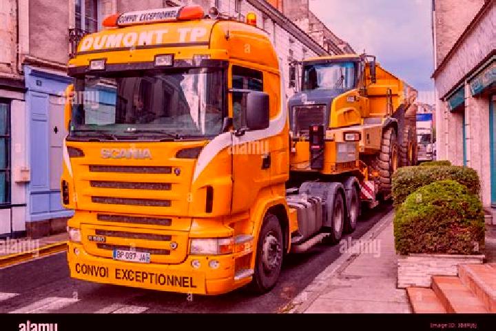 Chloe, 21 — Escort in Lorry, France