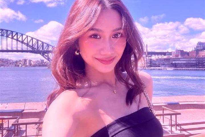 Chloe, 21 — Escort in Peji Satu, Indonesia
