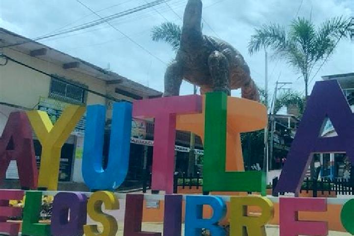 Chloe, 21 — Escort in San Nicolas Plan de Ayutla, Mexico