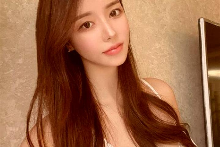 Chloe, 21 — Escort in Setubinha, Brazil