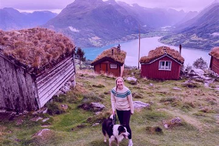 Chloe, 21 — Escort in Tomter, Norway