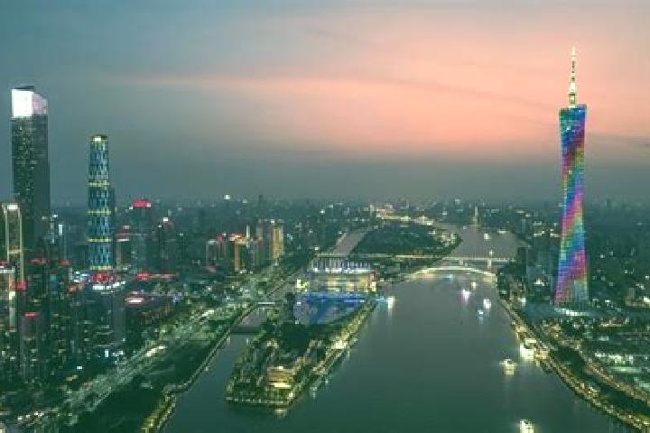 Chloe, 21 — Escort in Tongqiao, China