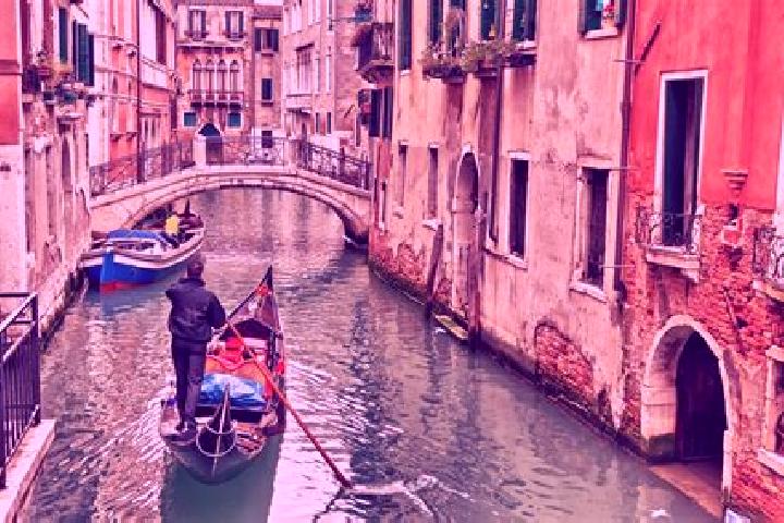 Chloe, 21 — Escort in Venice, United States
