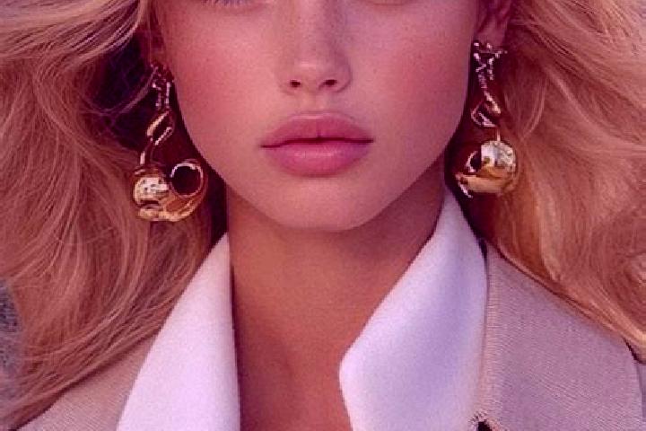 Chloe, 22, a auburn amber-eyed caribbean companion based in Novokyyivka. Offering Fetish, OWO, Deep French Kissing. Available for incall and outcall, overnig...