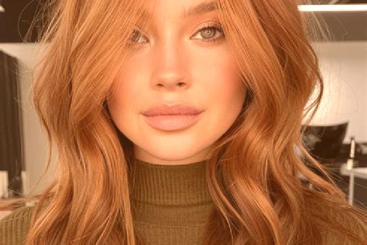 Chloe, 22, a auburn hazel-eyed slavic companion based in Seso. Offering Fetish, Party Girl. Available for incall and outcall, day and evening dates.