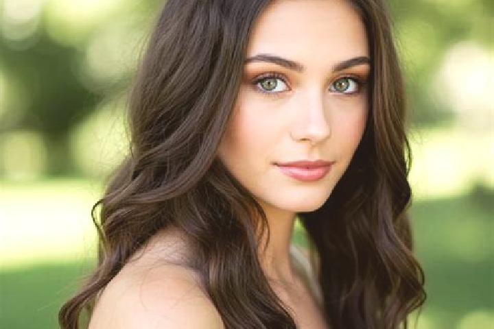 Chloe, 22, a brunette hazel-eyed european companion based in Qong Bora. Offering Party Girl, Overnight. Available for incall and outcall, day and evening dates.