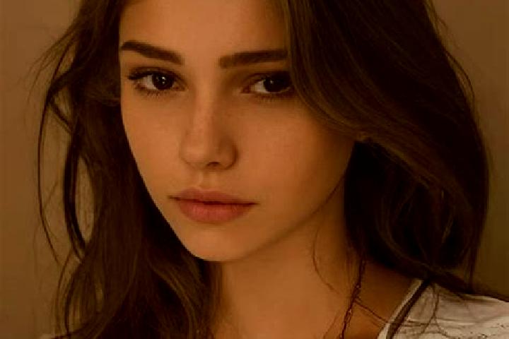 Chloe, 22, a chestnut brown-eyed slavic companion based in Tecali. Offering CIM, Couples, 69. Available for incall and outcall, day and evening dates.