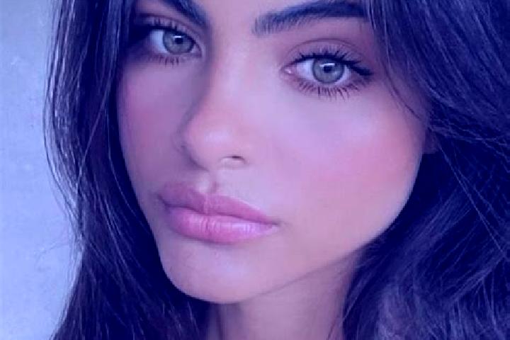 Chloe, 22, a dark blonde hazel-eyed european companion based in Daguan. Offering Striptease, Travel Companion. Available for incall and outcall, overnight bo...