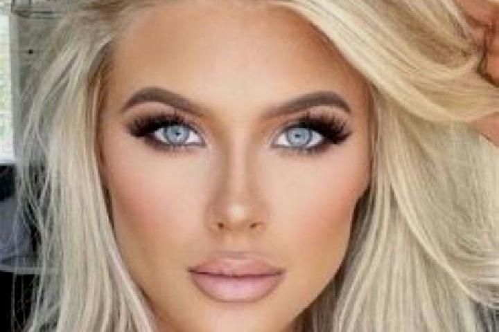 Chloe, 22, a platinum blonde amber-eyed caucasian companion based in Los Reyes de Ocampo. Offering Girlfriend Experience, GFE, Roleplay. Available for incall...