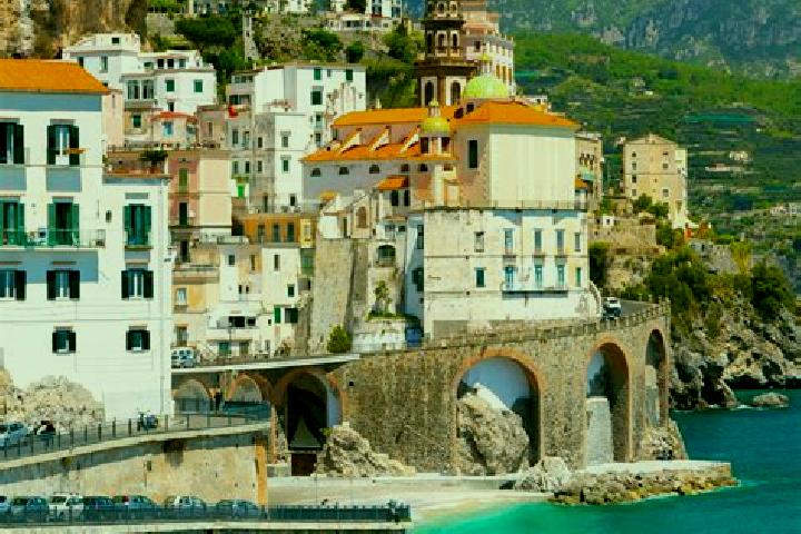 Chloe, 22 — Escort in Liscia, Italy