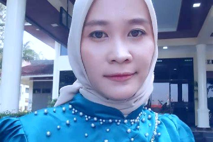 Chloe, 22 — Escort in Mentoro Wetan, Indonesia