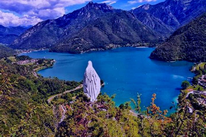 Chloe, 22 — Escort in Molina di Ledro, Italy