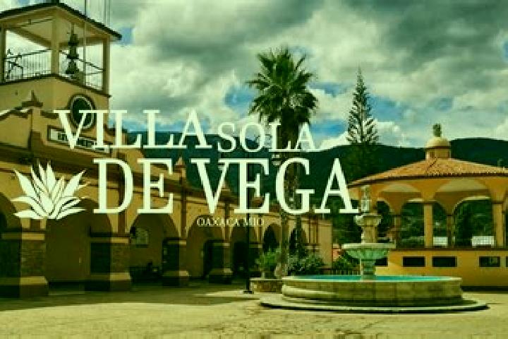 Chloe, 22 — Escort in Villa Sola de Vega, Mexico