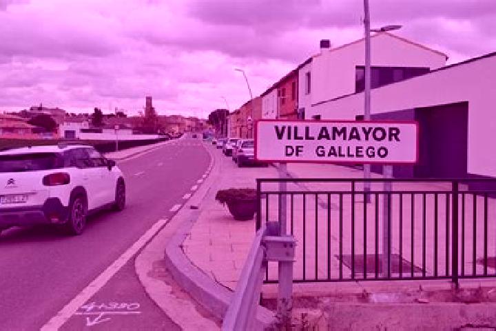 Chloe, 22 — Escort in Villamayor de Gallego, Spain