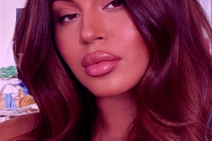 Chloe, 23, a auburn brown-eyed latina companion based in Santa Ana. Offering GFE, Overnight, OWO. Available for incall and outcall, overnight bookings availa...
