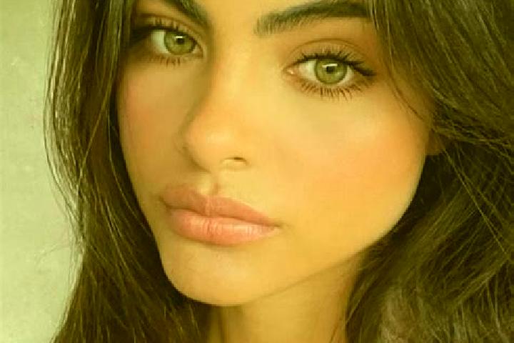 Chloe, 23, a black dark-eyed middle eastern companion based in Bordenii Mari. Offering Overnight, Striptease, Deep French Kissing, BDSM, Fetish. Available fo...