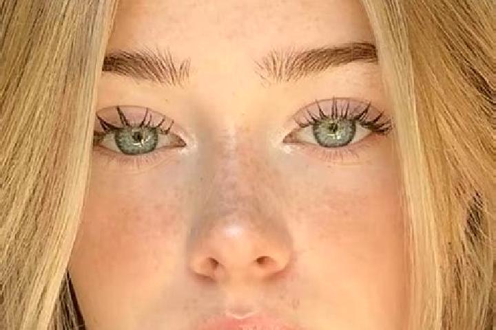 Chloe, 23, a blonde green-eyed indian companion based in Viveros de la Loma. Offering Prostate Massage, CIM, A-Level. Available for incall and outcall, day a...
