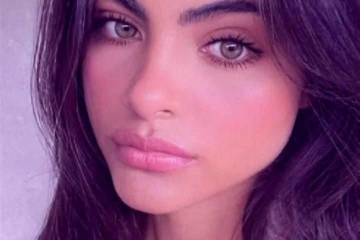 Chloe, 23, a brunette dark-eyed slavic companion based in Bray. Offering Domination, Dinner Date, Travel Companion. Available for incall and outcall, overnig...