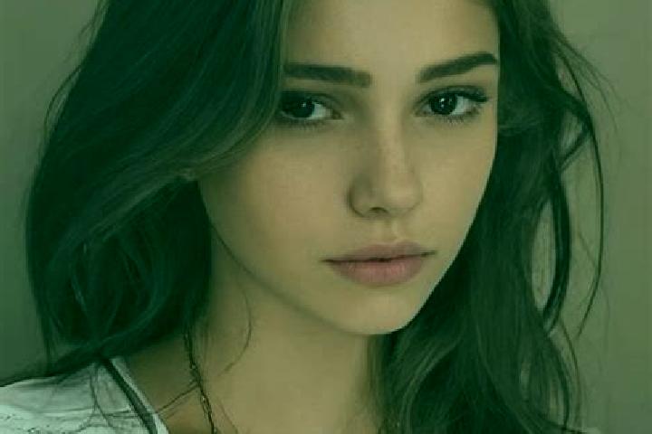 Chloe, 23, a chestnut grey-eyed slavic companion based in Sinopoli. Offering Massage, GFE, Erotic Massage, Striptease. Available for incall and outcall, day ...