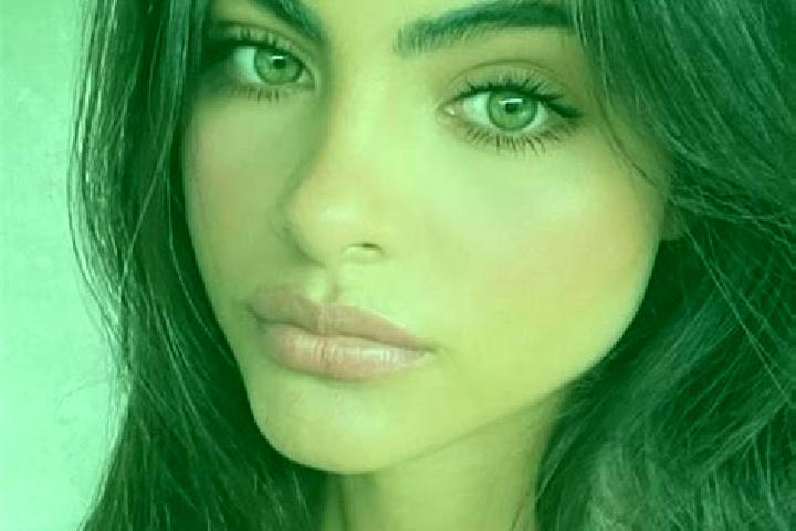 Chloe, 23, a chestnut hazel-eyed european companion based in Chennasamudram. Offering Couples, Girlfriend Experience, Erotic Massage. Available for incall an...