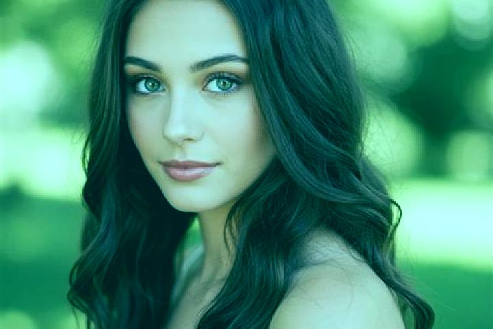 Chloe, 23, a chestnut hazel-eyed mixed companion based in Lauwin-Planque. Offering Couples, Party Girl, Girlfriend Experience. Available for incall and outca...