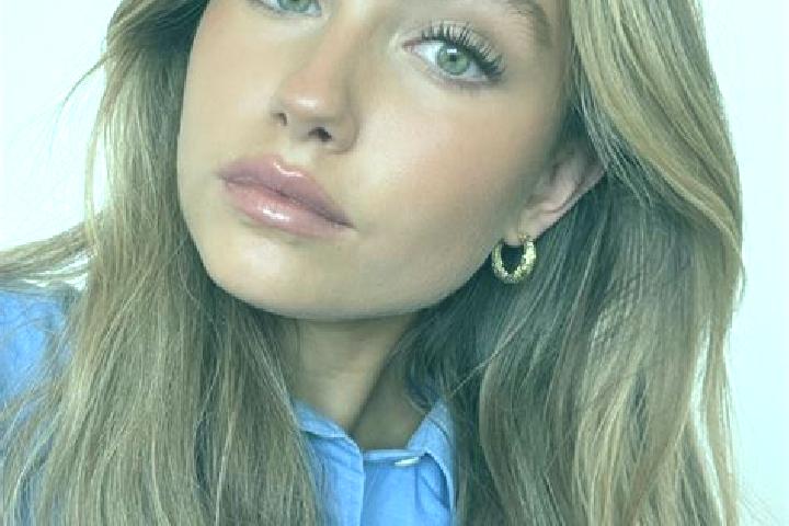 Chloe, 23, a dark blonde green-eyed mediterranean companion based in Tontelange. Offering A-Level, BDSM, Prostate Massage. Available for incall and outcall, ...