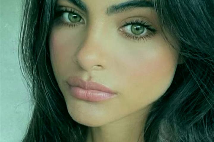 Chloe, 23, a dark blonde green-eyed middle eastern companion based in Calumet City. Offering CIM, Roleplay, 69, BDSM. Available for incall and outcall, overn...