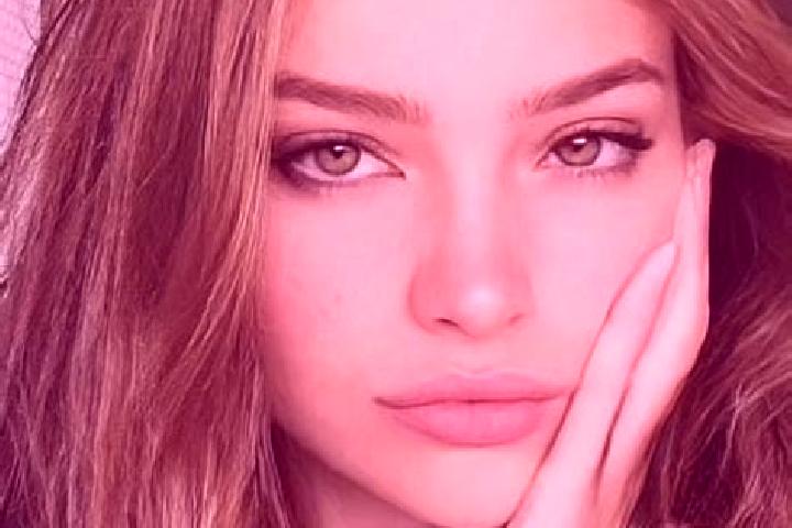Chloe, 23, a dark blonde hazel-eyed mediterranean companion based in Dunakiliti. Offering CIM, 69. Available for incall and outcall, overnight bookings avail...