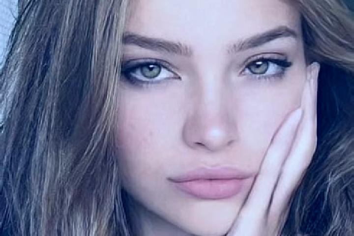 Chloe, 23, a dark blonde hazel-eyed mediterranean companion based in Mahalleh-ye Najafabad. Offering Girlfriend Experience, Tantra, Duos. Available for incal...