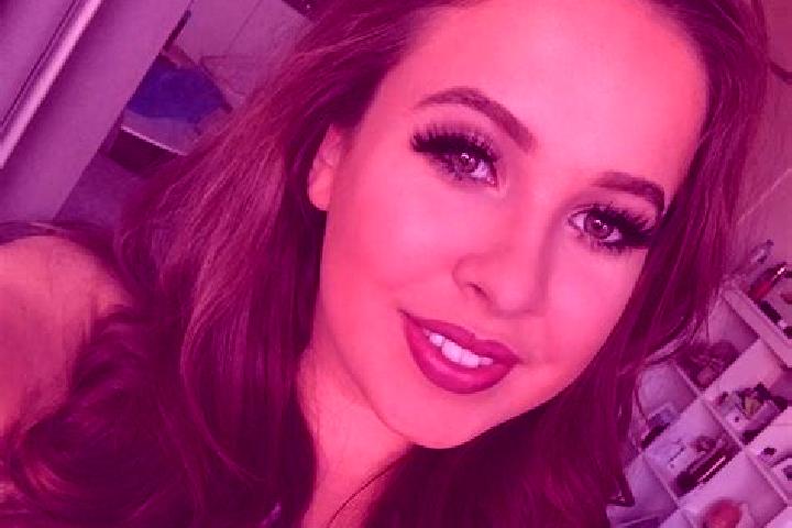 Chloe, 23, a red dark-eyed latina companion based in Taringa. Offering Fetish, Dinner Date, Massage, Erotic Massage. Available for incall and outcall, overni...
