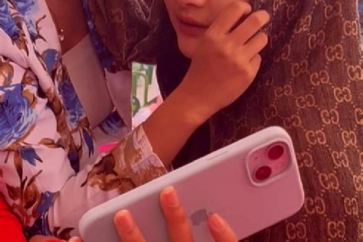 Chloe, 23 — Escort in Dukoh, Indonesia