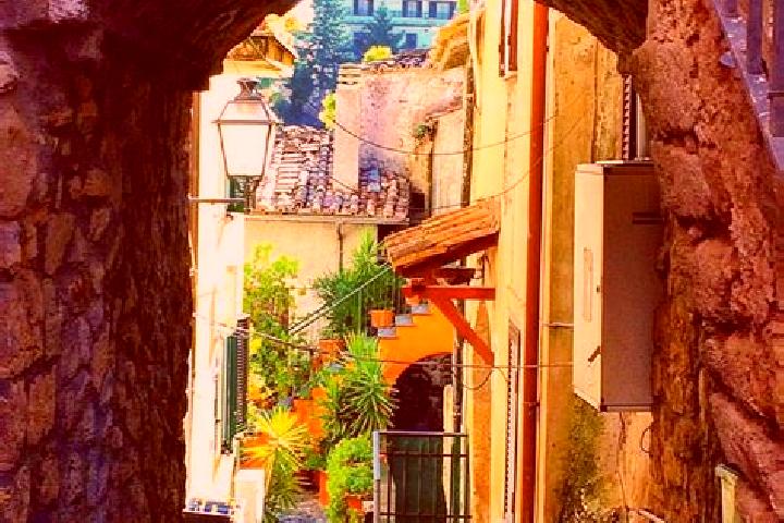 Chloe, 23 — Escort in Formello, Italy