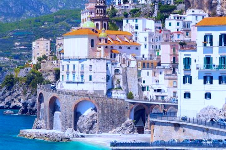 Chloe, 23 — Escort in Lama, Italy