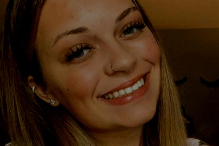 Chloe, 23 — Escort in Radford, United States