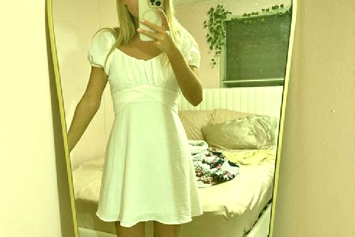 Chloe, 23 — Escort in Whitley City, United States