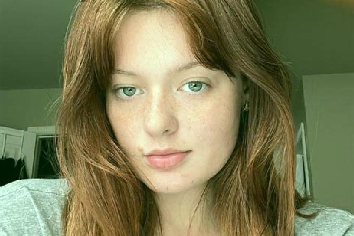 Chloe, 24, a auburn amber-eyed caribbean companion based in Velykosillya. Offering Couples, OWO. Available for incall and outcall, day and evening dates.