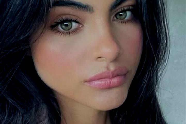Chloe, 24, a brunette hazel-eyed mixed companion based in Bahrdorf. Offering GFE, Deep French Kissing, Tantra. Available for incall and outcall, overnight bo...