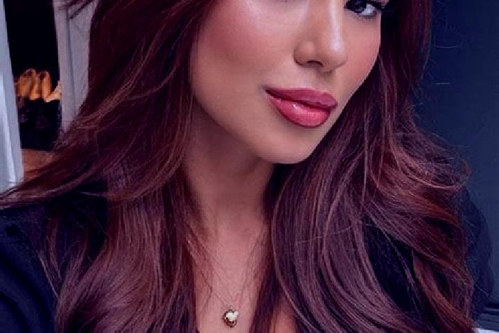 Chloe, 24, a chestnut brown-eyed asian companion based in Urbancrest. Offering Erotic Massage, Striptease, A-Level, Dinner Date. Available for incall and out...