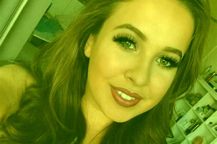 Chloe, 24, a dark blonde dark-eyed mediterranean companion based in Lye. Offering Erotic Massage, A-Level, GFE. Available for incall and outcall, overnight b...