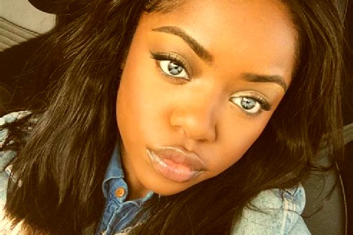 Chloe, 24, a red blue-eyed ebony companion based in Cimego. Offering Fetish, 69, GFE. Available for incall and outcall, day and evening dates.